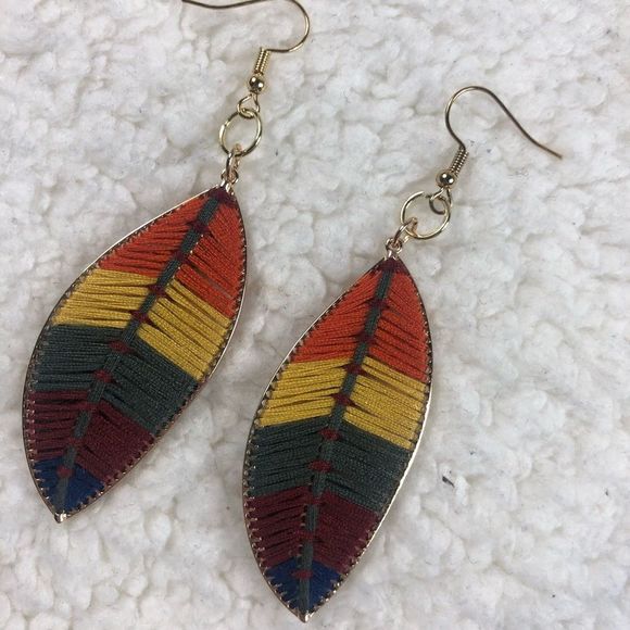 Leaf earrings fall colored threading, super cute! - Picture 4 of 5